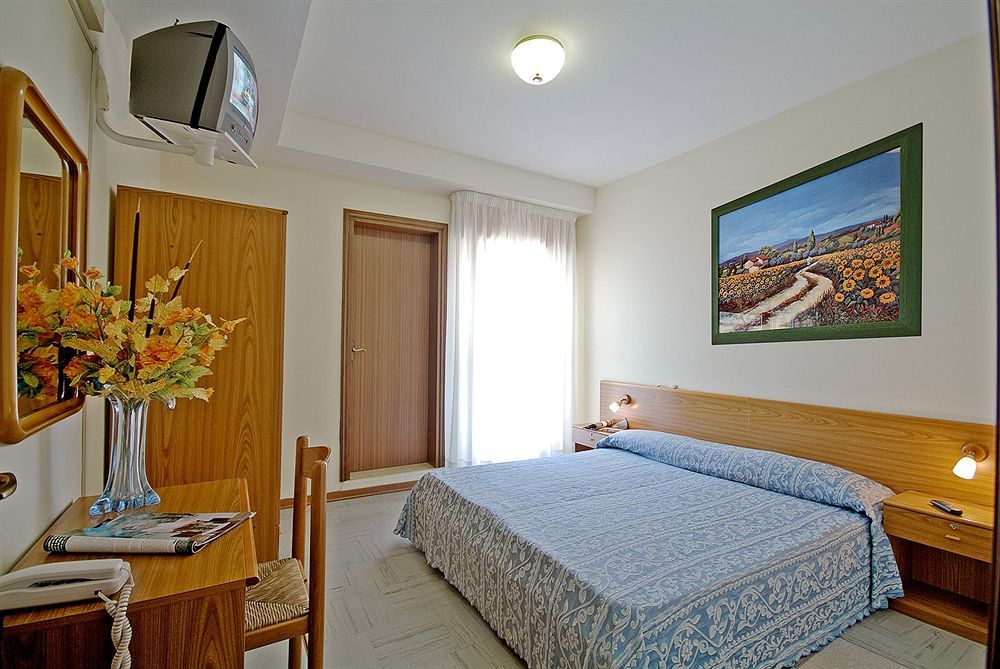 Hotel Centrale เอราเกลอามาเร ภายนอก รูปภาพ