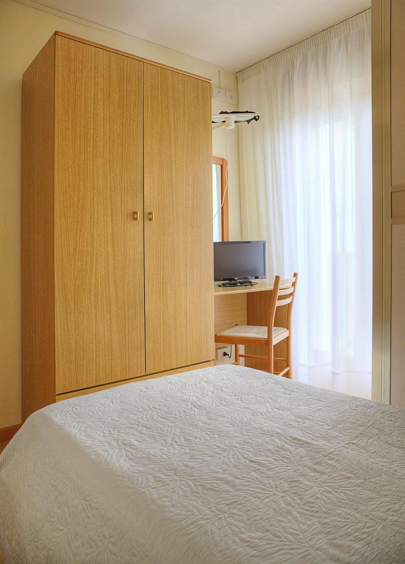 Hotel Centrale เอราเกลอามาเร ภายนอก รูปภาพ